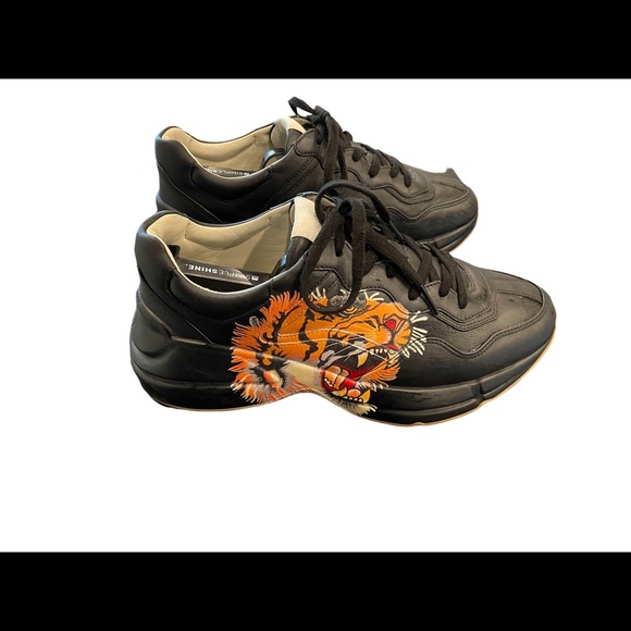 Authentic Gucci sneakers. - Picture 2 of 5